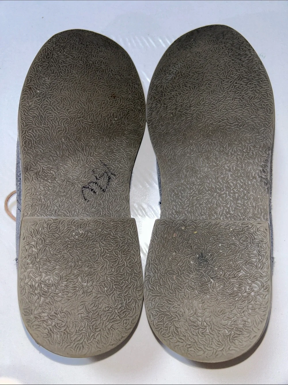 Kenneth Cole Reaction Desert Hill Gray Perforated Suede Chukka Boots
